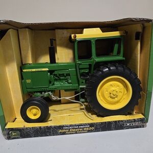 John Deere Green & Yellow 4620 Collector Edition Tractor Toy